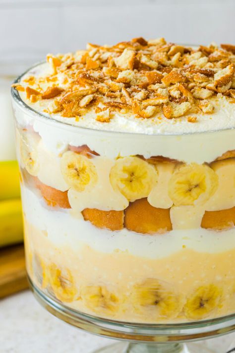 Pudding Trifle, Cookies Pudding, Banana Pudding Trifle, National Ice Cream Month, Fresh Whipped Cream, Homemade Banana Pudding, Trifle Pudding, Best Banana Pudding, Vanilla Filling