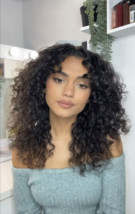 All Things Olive Curly Hair, Mid Length Curly Haircuts With Bangs, Layered Chunky Curls With Bangs, Curly Hair 3b Haircuts, Dark Natural Curly Hair, Rezo Cut Curly Hair Long, Mid Curly Hairstyles, Curly Haircut 3b, 3b Curly Haircuts Medium