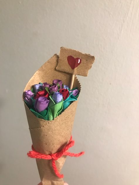 mothers day valentines day girlfriend boyfriend flowers aesthetic bouqet origami purple red roses paper bag Boyfriend Flowers Aesthetic, Paper Bag Aesthetic, Purple Origami, Boyfriend Flowers, Valentines Day Girlfriend, Origami Flower Bouquet, Purple Bouquet, Paper Bouquet, Handmade Things