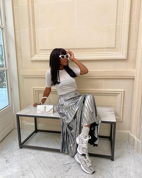 Metallic Skirt Outfit, Silver Outfits, Everyday Fits, Small But Mighty, Street Style Edgy, Fashion Life, Dope Fashion, In The Bag, Modest Fashion Outfits