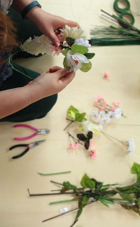 how to make a flower crown (5 of 10) Make A Flower Crown, Silk Flower Crown, Book Costumes, Flowers Crown, Hula Skirt, Diy Flower Crown, Christmas Decorations Garland, Dance Ideas, Floral Crowns