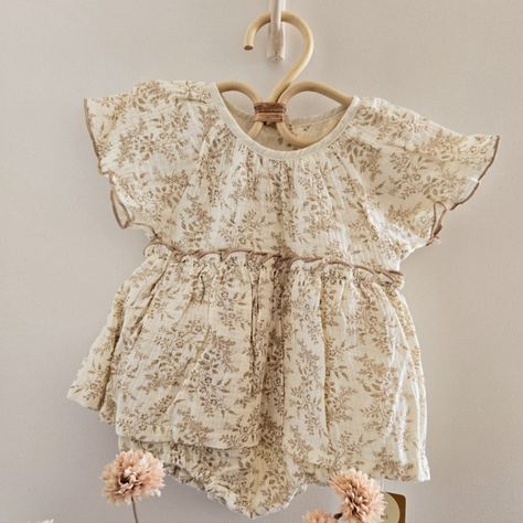 Baby Girl Romper Dress As Found On Reverie Threads And Threepeas Boutique. Nwot 0-3m 3-6m 6-12m Infant Girl, Top Skirt Set, Romper Dress, Formal Outfit, Sleeved Romper, Baby Romper, Comfy Outfits, Girls Shopping, Set Dress