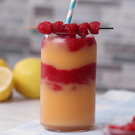 Raspberry Peach Lemonade, Summer Slushies, Peach Slush, Rasberry Lemonade, Lemonade Slush, Yummy Fruit Smoothies, Slush Recipes, Frozen Drink, Peach Lemonade