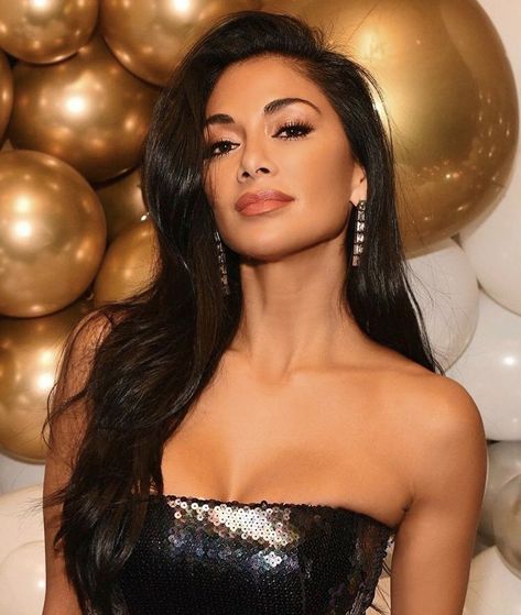 Nicole Pussycat Dolls, Nicole Scherzinger Hair, Nichole Scherzinger, Nicole Scherzinger Style, Woman Images, Celebrity Siblings, Pic Beautiful, Nicole Scherzinger, Brunette Girl