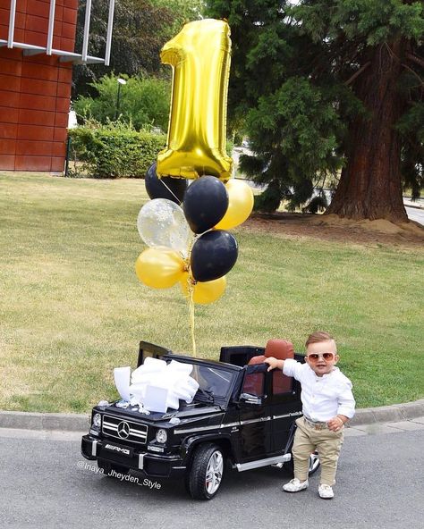 Boys First Birthday Cake, Baby Birthday Photoshoot, First Bday, 1 Year Baby, Baby First Birthday Cake, Boy Photo Shoot, Baby Boy Outfits Swag, Baby Photoshoot Boy, Baby Boy First Birthday