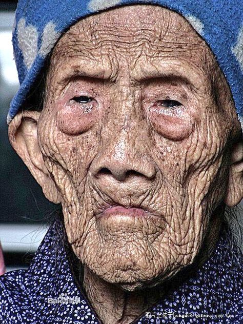 Li Ching-Yuen : The Oldest Man in History died in 1933 over 256 Years Old Chinese Woman, Old Faces, Chengdu, Many Faces, Old People, People Of The World, Alam Semula Jadi, Interesting Faces, 인물 사진