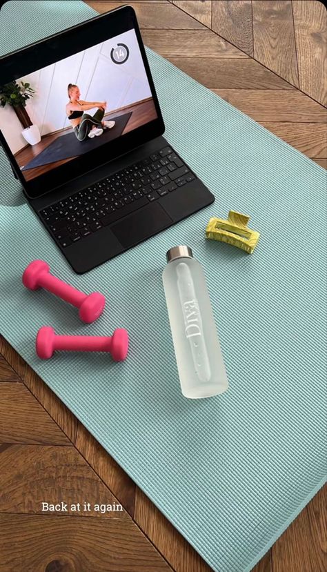 Workout At Home Aesthetic, Pilates Story, Workout Pics, Fitness Vision Board, Yoga Story, Pilates At Home, Clever Captions For Instagram, Gym At Home, Fitness Planner Printable