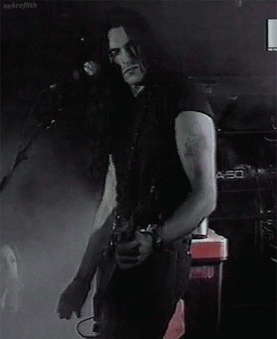 Metalhead Goth, Metalhead Guy, Type 0 Negative, Peter Steele, Type O Negative, Long Hair Styles Men, Attractive People, Freddie Mercury, Green Man