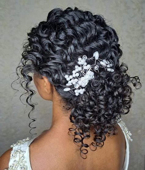 Bridal Updo Curly, Super Curly Wedding Hair, Natural Curl Wedding Styles, Curly Hairstyles For Black Women Wedding, Biracial Wedding Hairstyles, Formal Curly Hairstyles Natural Curls Wedding Updo, Curly Wedding Hairstyles For Black Women, Naturally Curly Hairstyles For Wedding, Bride Hairstyles Curly Hair