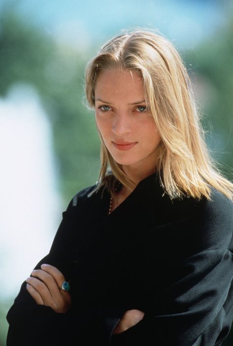 Uma Thurman in 15 vintage photos | Vogue France Powerful Female Characters, Uma Thurman Hair, Uma Thurman Aesthetic, Uma Thurman 90s, Blond Actress, 60s Actress, Iconic Actresses, American Beauty Movie, Nostalgic Photos