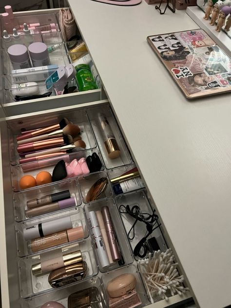 Organized my vanity 🤍 Vanity Desk Drawer Organization, Makeup In Drawer Organization, Ikea Makeup Organizer, Organisation Ideas Makeup, Organized Vanity Drawers, Vanity Organization Drawer, Make Up Drawers Organization, Vanity Drawer Organization, Organizing Vanity