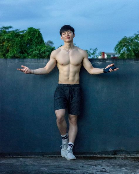 Asian Men Short Hairstyle, Lean Body Men, Lean Men, Pap Cogan, Gym Boy, Muscle Hunk, Asian Guys, Handsome Asian Men, Hot Asian Men