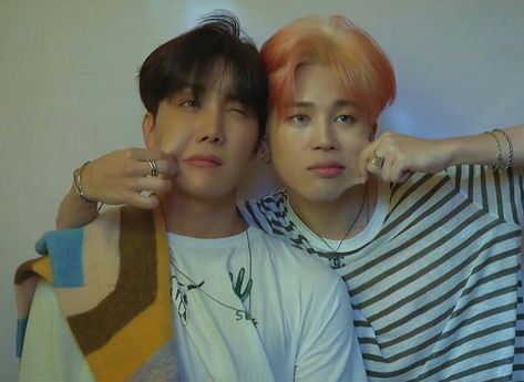 Jihope/Hopemin Image shared by 🌹 stream on! 🌹. on We Heart It Bts Ships, Jhope Cute, Korean Boy, Reasons To Live, About Bts, Bts Members, Bts Boys, Bts Photo, Bts Pictures