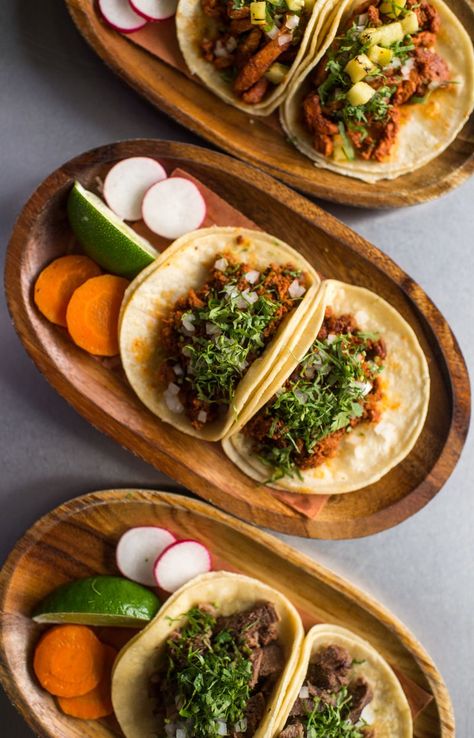 Gourmet Tacos Plating, Taco Presentation Ideas, Taco Plating Presentation, Tacos Photography, Tacos Gourmet, Fish Tacos Crispy, Lengua Tacos, Tacos To Go, Pineapple Fish