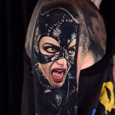 amazing Michelle Pfeiffer as Catwoman tattoo Blackline Tattoo, Catwoman Tattoo, Realistic Owl Tattoo, Nikko Hurtado, Famous Tattoo Artists, Tattoo Portfolio, Tattoo Magazines, Classic Tattoo, Michelle Pfeiffer