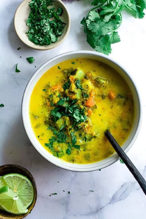 Carrot Soup Vegan, Kale Soup Vegan, Gut Healing Soup, Vegan Carrot Soup, Fodmap Meal Plan, Healing Soup, Zucchini Carrot, Low Fodmap Diet Recipes, Fodmap Diet Recipes