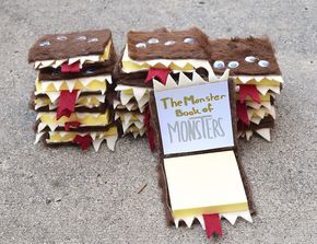 Harry Potter Motto Party, Harry Potter Monster Book, Harry Potter Weihnachten, Baby Harry Potter, Book Of Monsters, Harry Potter Day, Classe Harry Potter, Harry Potter Theme Birthday, Harry Potter Halloween Party