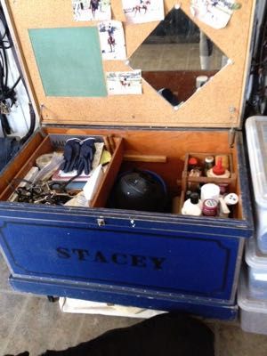 Tack Trunk Organization, Trunk Storage Ideas, Show Box Ideas, Horse Tack Boxes, Tack Organization, Diy Horse Tack, Tack Locker, Tack Room Ideas, Horse Tack Rooms