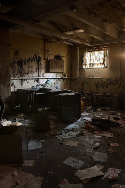 Dever State School Horror School Background, Stalking Ideas, Zombie Core, Haunted School, Zombie School, Inside Building, Classroom Background, Apocalypse Aesthetic, School Hallways