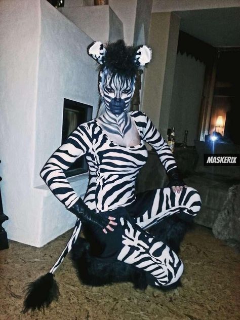 Zebra costume, handmade costume, zebra makeup Diy Zebra Costume, Zebra Face Paint, Animal Costumes Women, Zebra Halloween Costume, Last Minute Halloween Costumes Ideas, Animal Costumes For Adults, Zebra Makeup, Party Animal Costume, Lion Halloween Costume