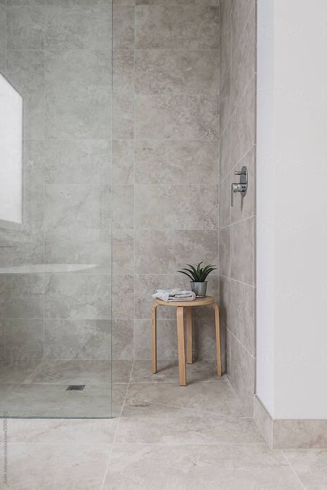 Ensuite Tiles, Bathroom Shower Ideas, Fully Tiled Bathroom, Tile Walk In Shower, Bathroom Showers, Modern Bathroom Tile, Concrete Bathroom, Shower Designs, Room Tiles