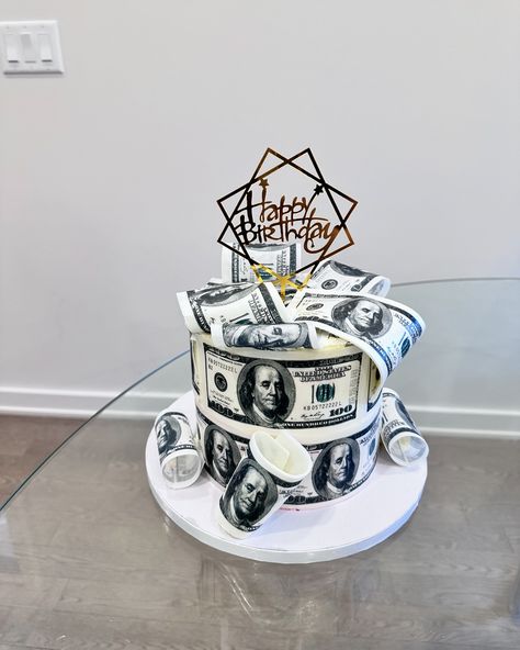 Dollar cake 💵💸 @cakesbykasuni . . . DM for orders #cake #cakedecorating #cakeart #cakelover #dollar #custom #myottawa Dollar Cake, Lover Cake, Money Party, Cake Lover, Cake Art, Birthday Cakes, Cake Decorating, Birthday Cake, Money