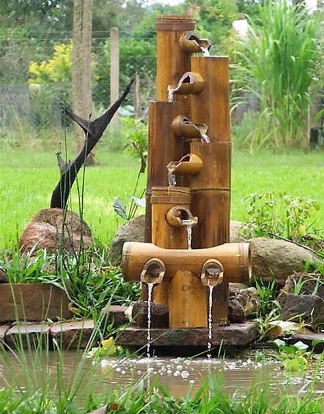 Bamboo Water Fountain, Bamboo Fountain, Diy Bamboo, Kolam Koi, Bamboo Diy, Taman Air, Air Mancur, Jardim Diy, Diy Garden Fountains