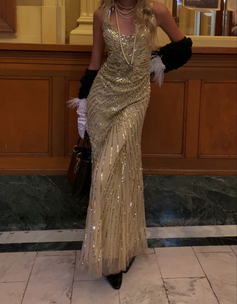 20s Ball Gown, Roaring 20s Dresses Prom, Jazz Party Outfit, Roaring 20s Prom Dress, Saltburn Outfit Ideas, The Great Gatsby Dresses, Golden Dress Aesthetic, Golden Birthday Dress, Great Gatsby Prom Dress