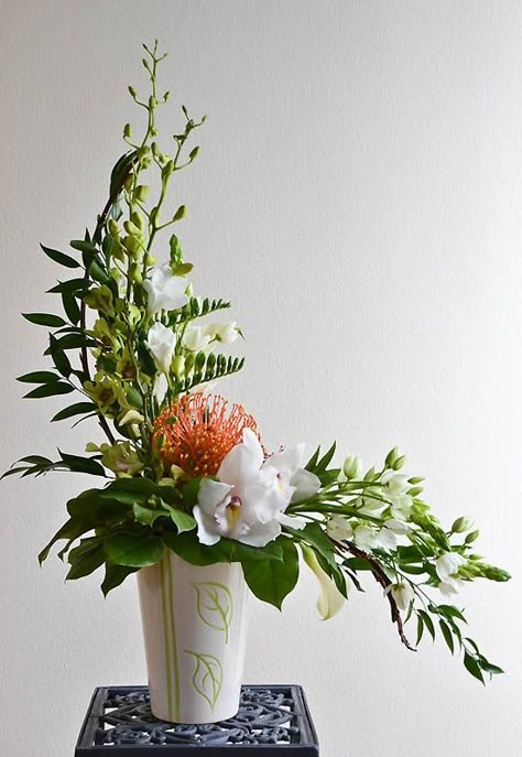 Contemporary Flower Arrangements, Modern Floral Arrangements, Tropical Floral Arrangements, Sogetsu Ikebana, Tropical Flower Arrangements, Large Floral Arrangements, Large Flower Arrangements, Corporate Flowers, Unique Flower Arrangements