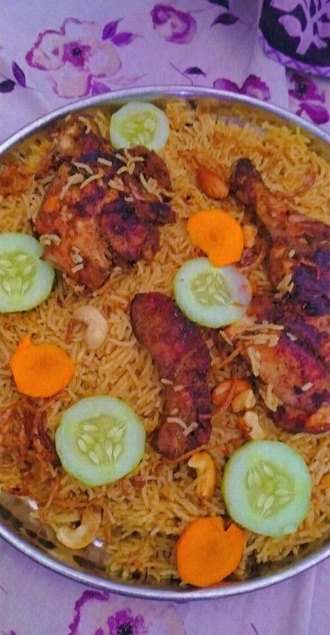 Mandi Biryani Recipe, Mandi Snap Food, Mandi Food, Chicken Mandi, Vegetable Biryani Recipe, Vegetable Biryani, Biryani Recipe, Art Folder, Phone Wallpaper For Men