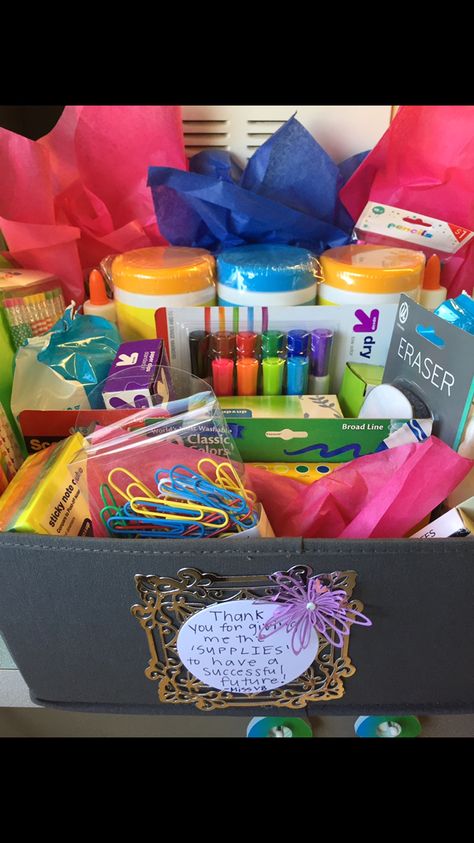 Student Teacher gift to their cooperating teacher: "Thank you for giving me the 'supplies' to have a successful future!" Teacher Supplies Gift, Mentor Teacher Gifts, Student Teaching Gifts, Teacher Gift Baskets, Teacher Appreciation Gifts Diy, Student Teacher Gifts, Goodbye Gifts, Teachers Diy, Presents For Teachers