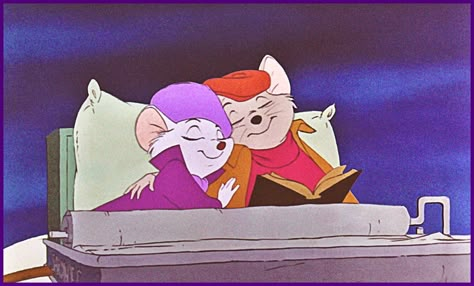 Bernardo Y Bianca, The Rescuers Disney, Disney Viejo, Miss Bianca, Vintage Disney Posters, Disney Amor, The Rescuers, Arte Disney, Old Disney