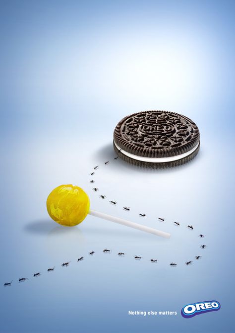 Gestalt Advertising, Cool Advertisements, Oreo Ads, Cookies Advertising, Clever Advertisement, Smart Ads, Oreo Sandwich, Website Strategy, Sandwich Cookie