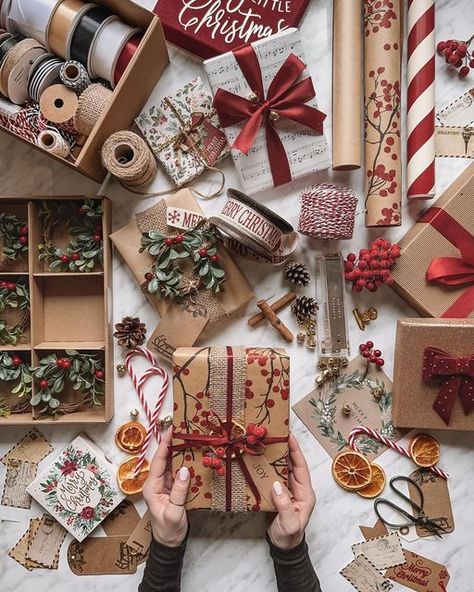 Adrianna Zielińska on Instagram: "Remember that Christmas is about more than presents. There are also cookies! 😉 _____ #christmasmood #mybeigelife #aesthetic #giftwrapping #wrapping #christmaspresents #christmasgifts #diychristmas #diyprojects #christmasdecor #christmasmood #christmasgift #christmastime #flatlaystyle #flatlayforever #flatlaytoday #flatlay #flatlayoftheday#xmasdecor #hyggehome #cozyhome #lovehome #darlingdaily #thatsdarling #aesthetic #cozyvibes #postitfortheaesthetics #domo Wrapping Christmas Gifts Aesthetic, Christmas Presents Photography, Christmas Gift Aesthetic Ideas, Handmade Christmas Aesthetic, Christmas Food Presents, Aesthetic Christmas Gift Wrapping, Holiday Flat Lay, Christmas Aesthetic Presents, Wrapping Presents Aesthetic