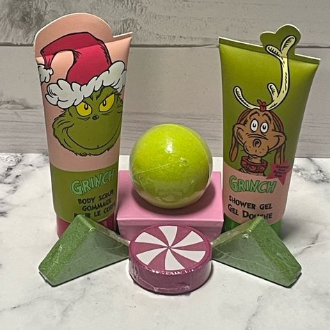 Grinch Beauty Bundle. 6 Items. 1 Pink Shimmer Apple Scented Never Not Grinchy Bath Fizzer. 2 Green Shimmer Zesty Apple Can’t Adult Today Shower Steamers. 1 Green Apple And Berry Bath Bomb. 1 Grinch Body Scrub. 1 Max Strawberry Scented Shower Gel. Grinch Room, Horror Things, Holiday Skincare, Holiday Skin, Grinch Stuff, Christmas Prep, Preppy Christmas, Beauty Bundle, Shower Steamers