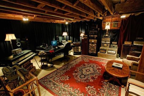 Basement Music Studio, Basement Music Room, Modern Music Room, Music Room Design, Drum Room, Home Studio Ideas, Home Music Rooms, Music Recording Studio, Basement Studio