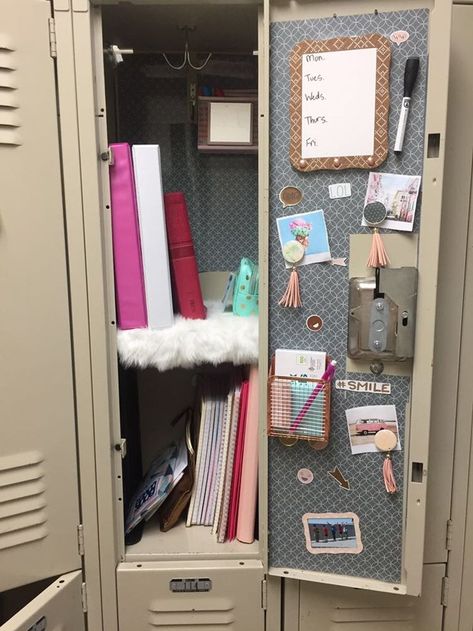 locker decor Diy Locker Decor, Diy Office Supplies, Cute Locker Decorations, Locker Organization Diy, Cute Locker Ideas, Locker Decorations Diy, School Locker Organization, School Locker Decorations, Middle School Lockers