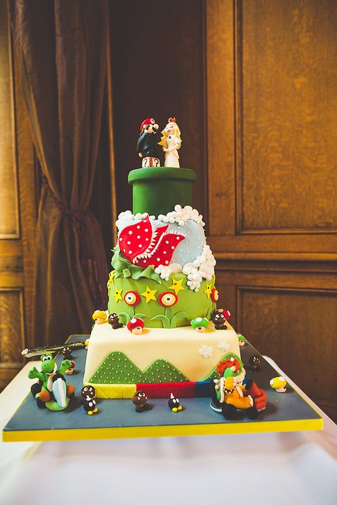 . Gaming Wedding, Gaming Wedding Cake, Bolo Do Mario, Deco Gamer, Bolo Super Mario, Video Game Wedding, Gamer Wedding, Super Mario Cake, Geeky Wedding