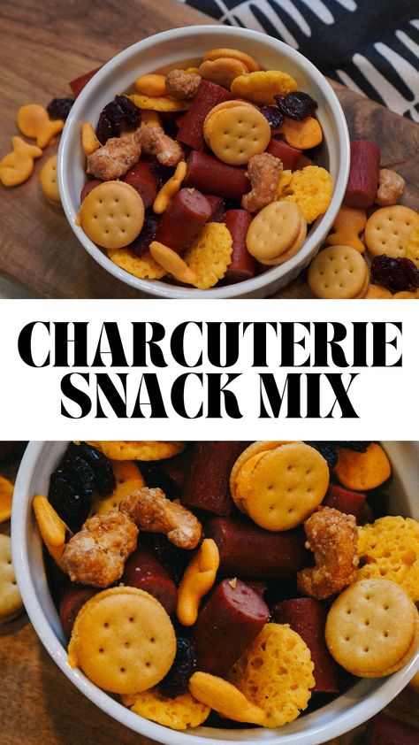 Creative Snacks For Adults, River Day Snacks, Camp Themed Appetizers, Snacks For 100 People, Beef Jerky Trail Mix Recipe, Trail Riding Snacks, Pick Up Snacks, Easy Sharable Snack, Food To Bring To The Lake