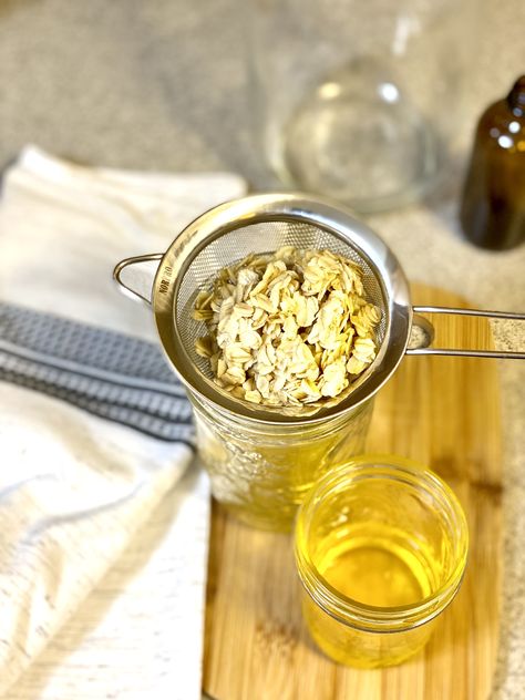 When adding oat to skin and body care, colloidal oats are a more popular over whole grain because they're processed to concentrate the healing compounds found in oats. I wanted to know what benefits I would get infusing the whole grain into oil - I LOVED my finished product! It's lightly oat scented and adds extra soothing to jojoba's application. I used it in a whipped body butter with shea and cacao butters, coconut oil, and sweet orange oil. Follow the link for more info on infusing oils. Diy Toiletries, How To Make Oats, Homemade Body Butter, Diy Oils, Benefits Of Coconut Oil, Oil Benefits, Coconut Oil For Skin, Coconut Oil Hair, Infused Oils