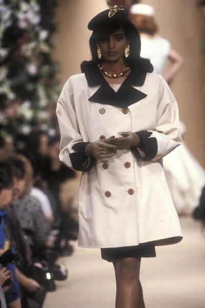 Khadijah Adams, Ysl Runway, 1990s Runway, Runway Aesthetic, Yves Saint Laurent Haute Couture, Saint Laurent Haute Couture, 90s Chanel, 90s Runway Fashion, Runway Fashion Couture