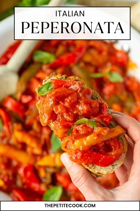 Discover the vibrant flavors of peperonata - This classic Italian sweet peppers recipe is a fantastic veggie side dish for any occasion. Pepperonata Bruschetta, Carmen Italian Sweet Pepper Recipes, Italian Sweet Peppers, Sweet Peppers Recipe, Roasted Sweet Peppers, Veggie Meal Ideas, Sweet Pepper Recipes, Veggie Side Dish Recipes, Bread Toppings