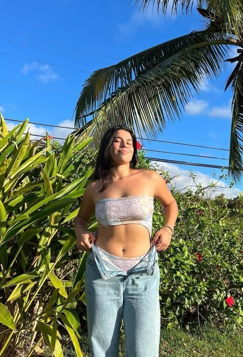 Ava Jules Outfits, Ava Jules, Nature Outfits, Hawaii Style, Beach Pics, Youtube Instagram, Human Poses, Beach Poses, Body Inspiration