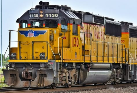 Railroad Wife, Model Trains Ho Scale, Union Pacific Train, Go Transit, Car Reference, Railroad Pictures, Union Pacific Railroad, Railroad Photography, Train Photography