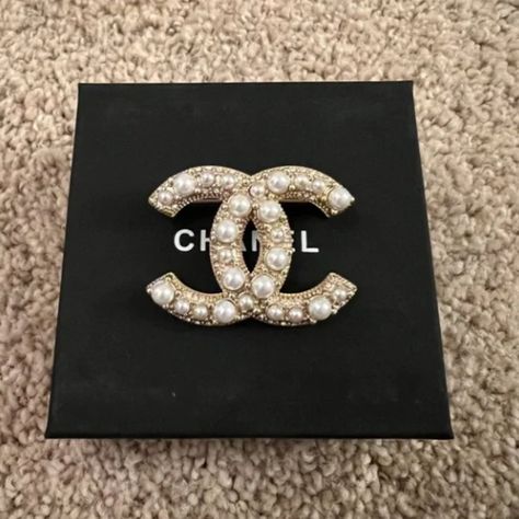 Chanel Pin, Broche Chanel, Chanel Pins, Rich Mom, Chanel Brooch, Stacked Jewelry, Pin Jewelry, Peony Flower, Best Christmas Gifts