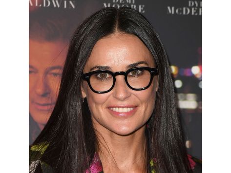 Demi Moore with black frame glasses. Black Frame Glasses, Kate Spade Planner, Black Eyeglasses Frames, Beauty Salon Design, Black Glasses, Life Hacks Beauty, Beauty Face Women, Demi Moore, Frame Glasses