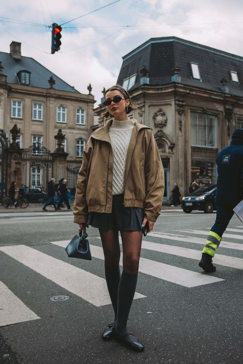 The Best Street Style Photos From the Fall 2024 Shows in Copenhagen | Vogue Berlin Street Style, Berlin Fashion Street, Copenhagen Fashion Week Street Style, Copenhagen Street Style, Top Street Style, Vogue France, Copenhagen Fashion, Berlin Fashion, Copenhagen Style