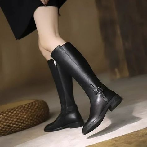 Discover the latest Women's Luxury Leather Knee High Boots on Ftfmarket.net #LuxuryFootwear #KneeHighBoots #Ftfmarket #fashion Leather Knee Boots, Equestrian Boots, Buckled Flats, Party Heels, Winter Stil, Pu Heels, Genuine Leather Shoes, Long Boots, Flat Boots