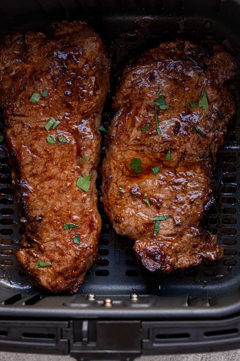 Ny Strip Steak Recipes, Air Fry Steak, Resep Steak, Strip Steak Recipe, Ribeye Steak Recipes, Steak Sandwiches, Air Fryer Steak, New York Strip, Ny Strip Steak