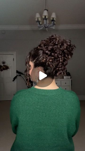 Sophie Marie on Instagram: "The “perfect” messy bun tutorial ➰  My favourite updo to do on natural curls! I love this little hack of creating an inner bun first, it allows you to have more control on the hair distribution in the bun by pinning up the sides to create the look you want 🥰   Hair ties are from @mykitsch and mini clips are from @bootsuk   💌send to your curlfriends who struggle with curly updos!   #messybun #curlyhairstyles #hairstyle #updo" Perfect Messy Bun Tutorial, Bun Hairstyles For Curly Hair, Curly Hair Buns, Messy Bun Curly Hair, The Perfect Messy Bun, Curly Updos, Bun With Curls, Messy Curly Bun, Mini Clips